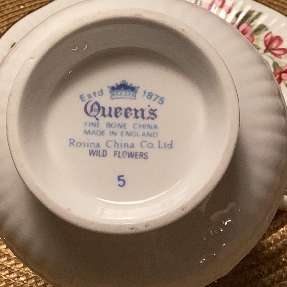 Vintage Queens Fine Bone China Cup and Saucer. - Picture 3 of 4